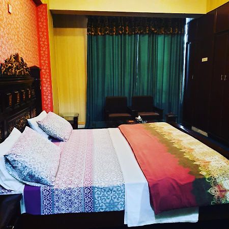 Divine Hotel Rawalpindi Bagian luar foto