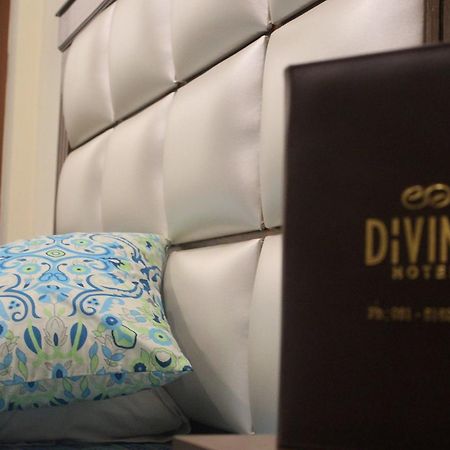 Divine Hotel Rawalpindi Bagian luar foto