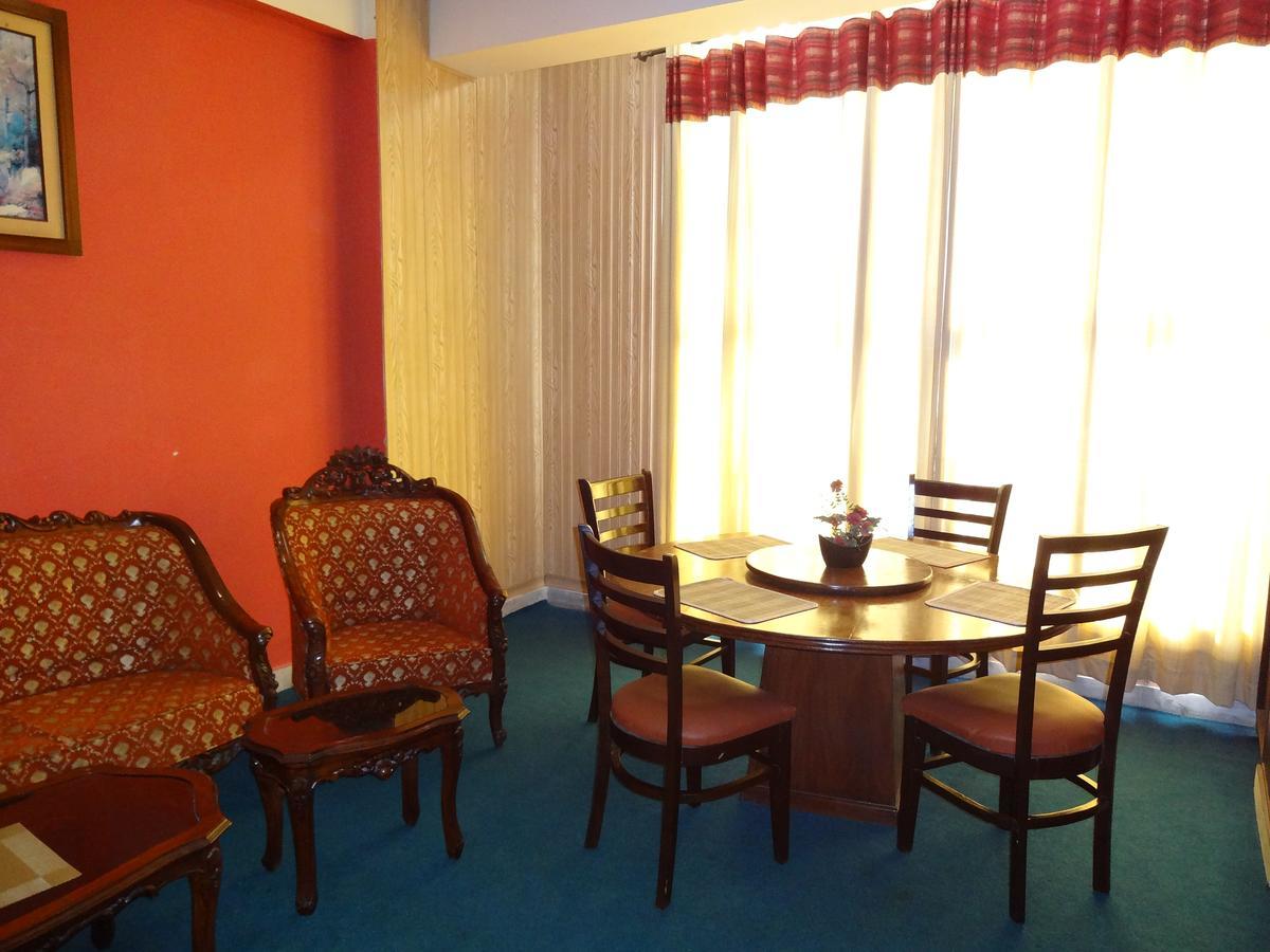 Divine Hotel Rawalpindi Bagian luar foto