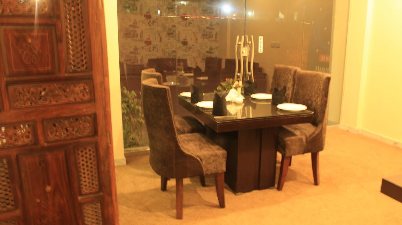 Divine Hotel Rawalpindi Bagian luar foto
